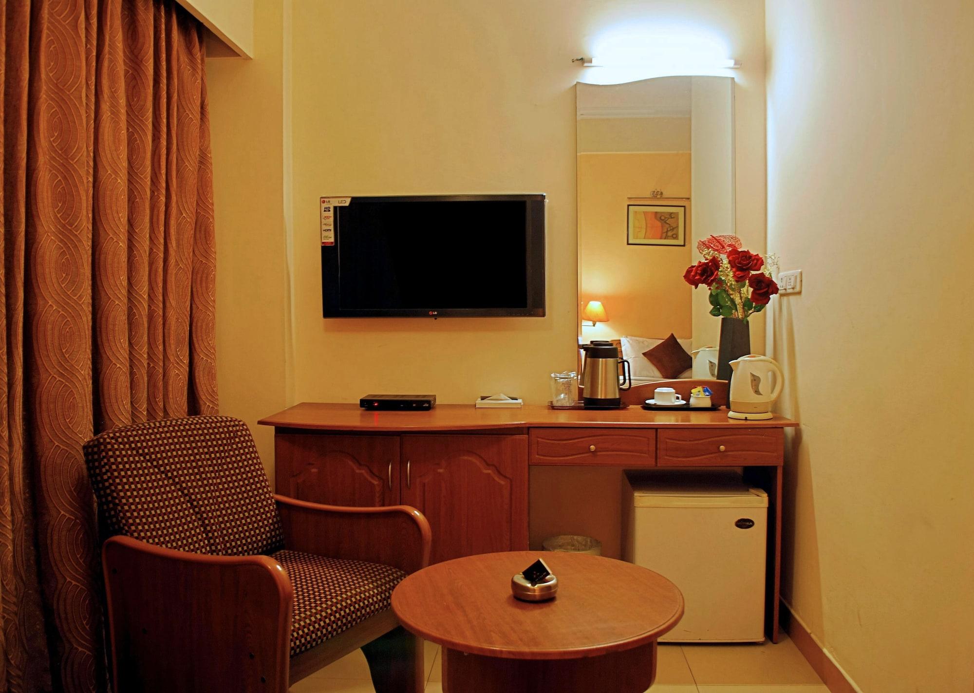 Super Townhouse Koyambedu Hotel Ченай Екстериор снимка