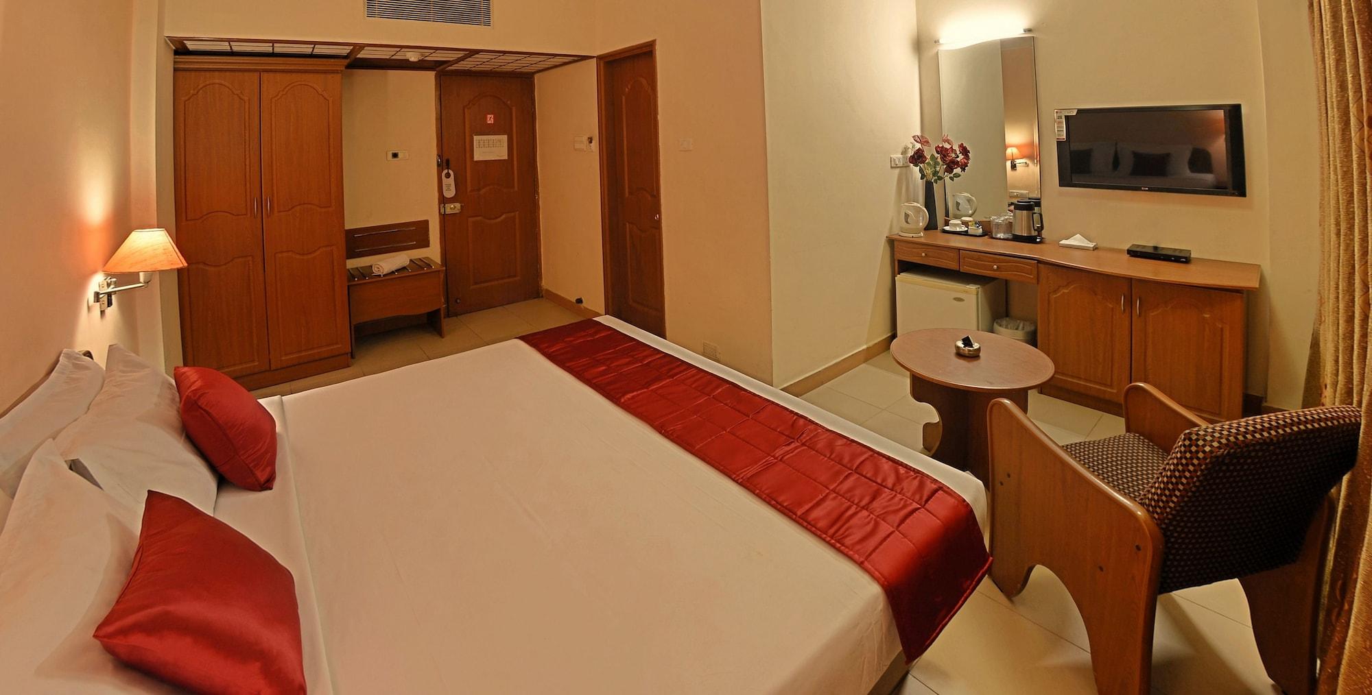 Super Townhouse Koyambedu Hotel Ченай Екстериор снимка