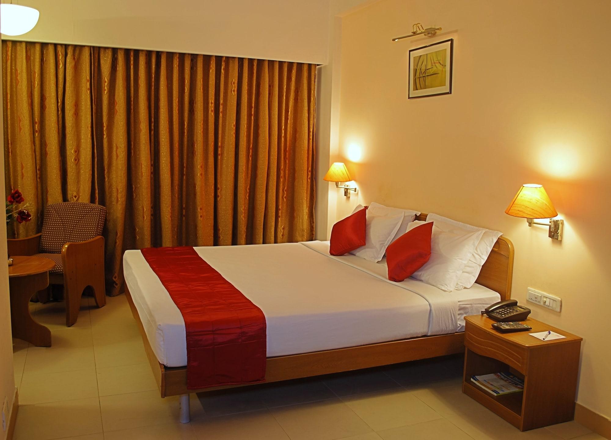 Super Townhouse Koyambedu Hotel Ченай Екстериор снимка