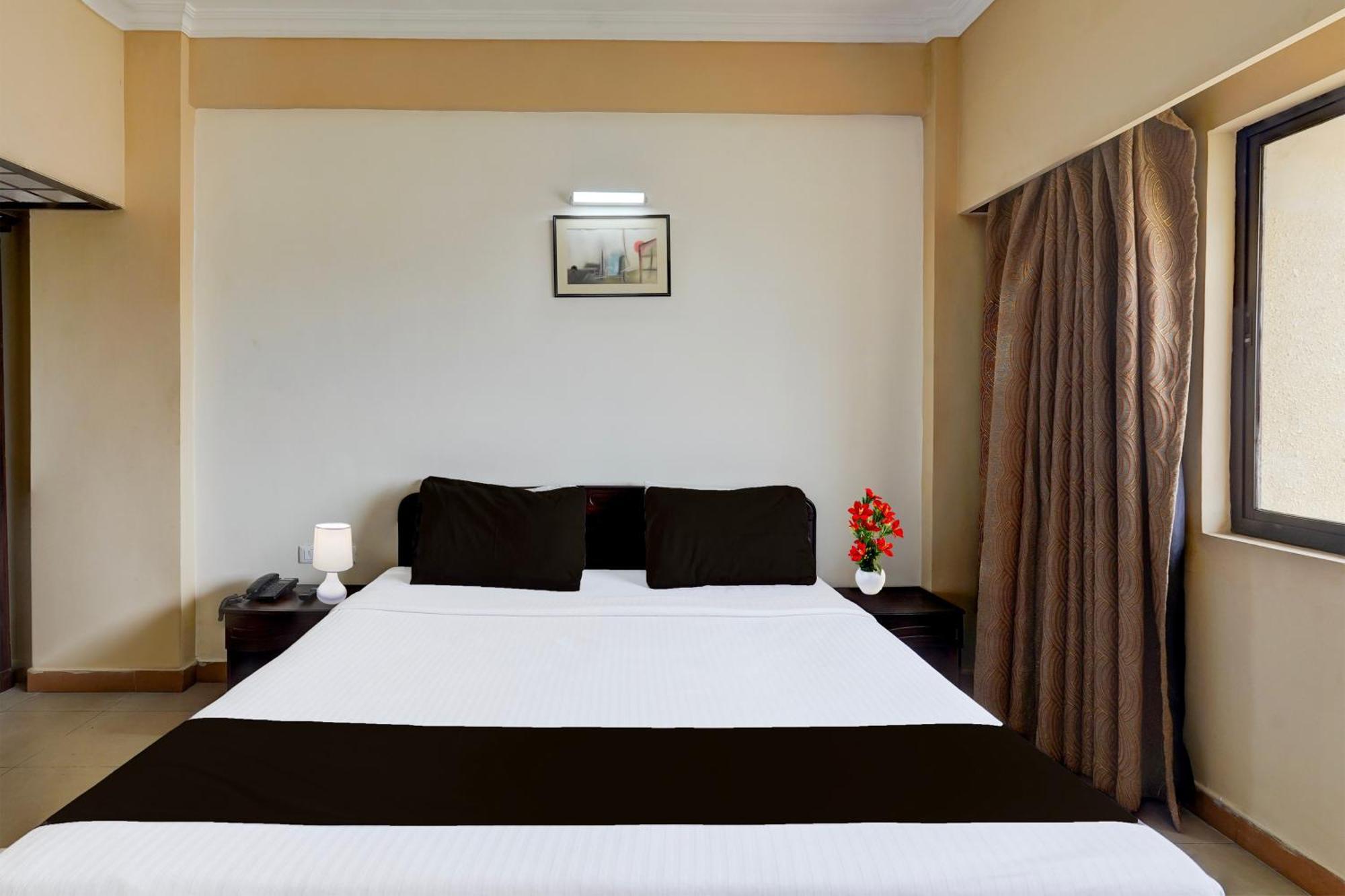 Super Townhouse Koyambedu Hotel Ченай Екстериор снимка