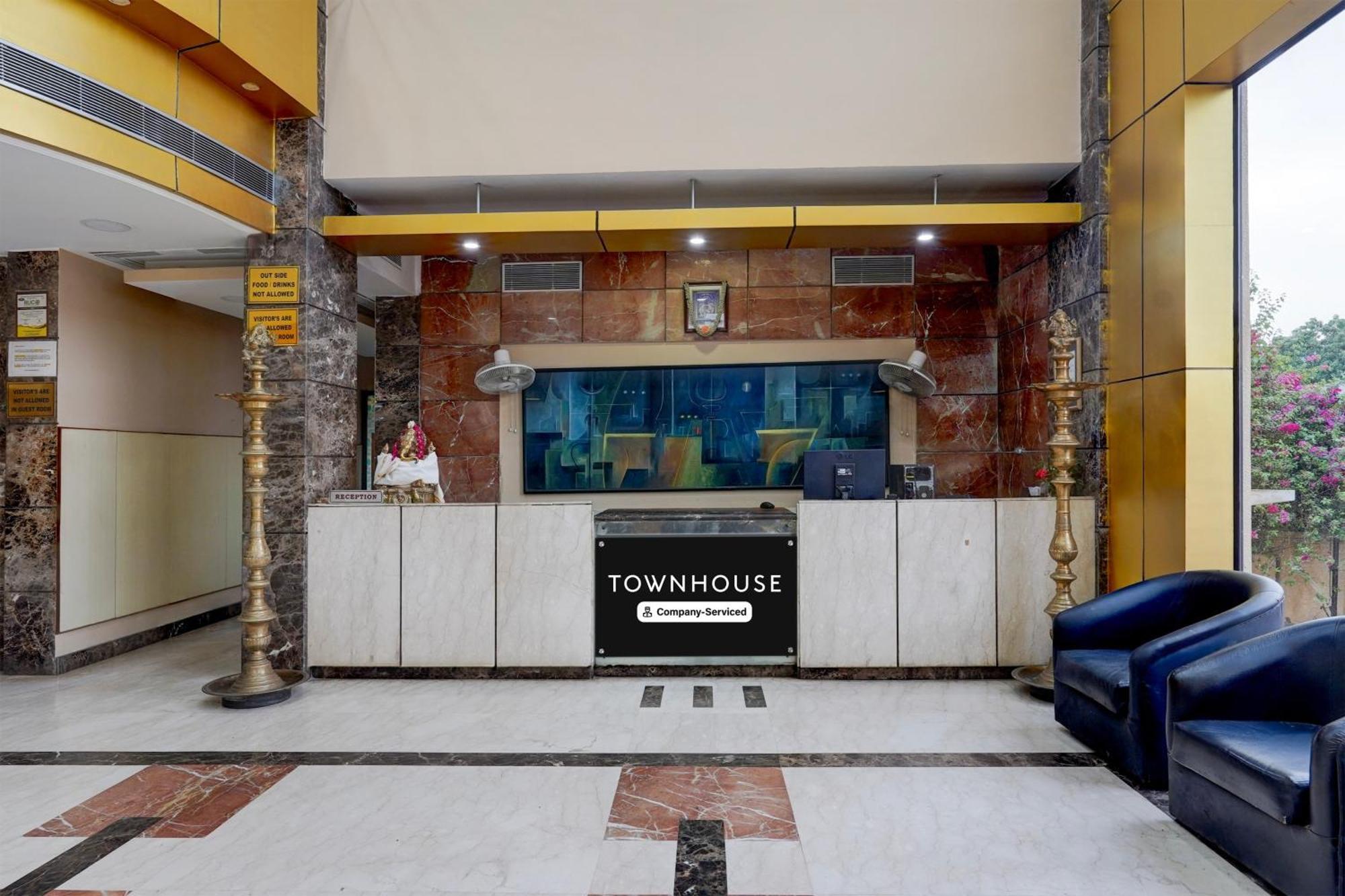 Super Townhouse Koyambedu Hotel Ченай Екстериор снимка