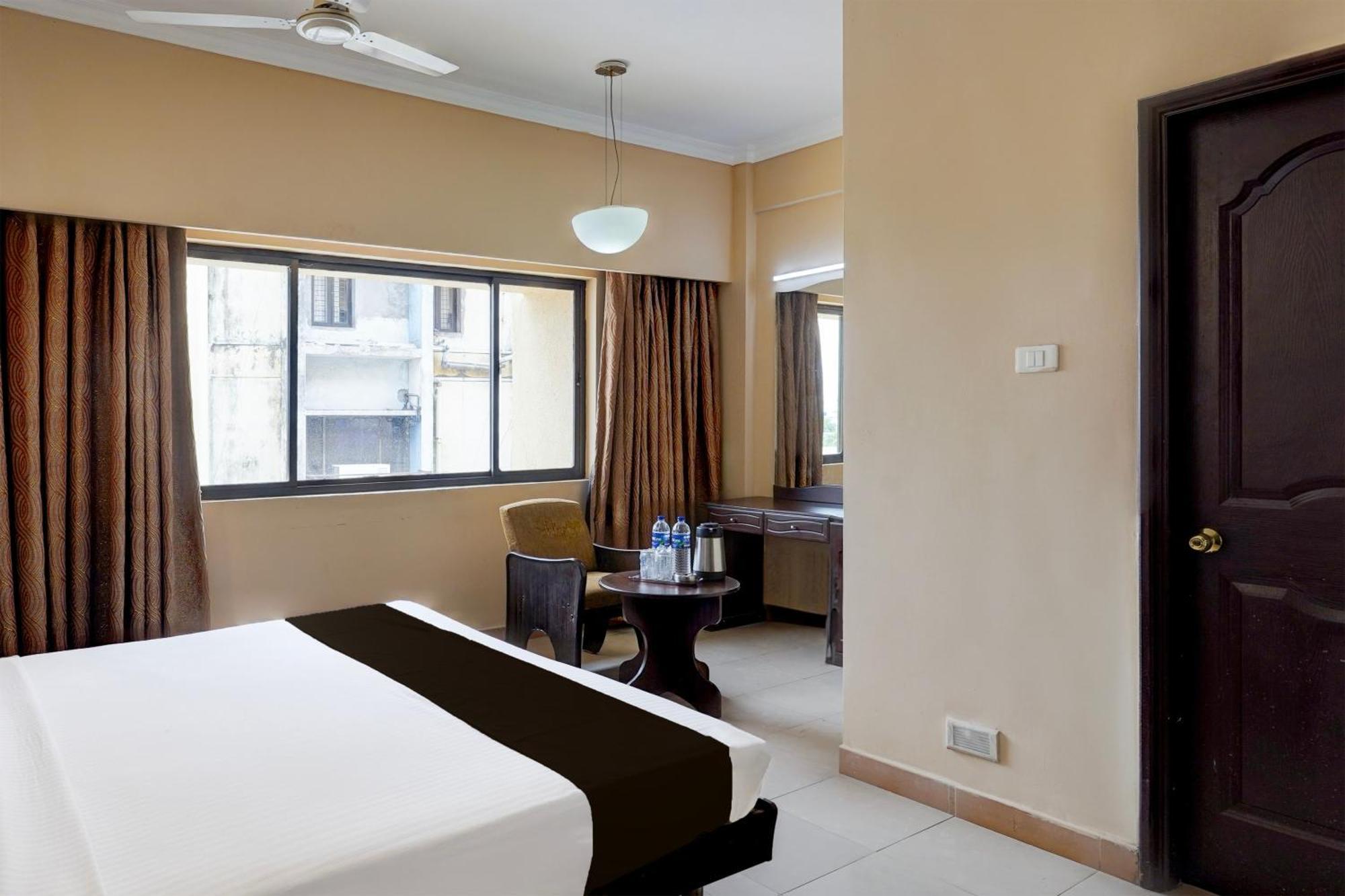 Super Townhouse Koyambedu Hotel Ченай Екстериор снимка