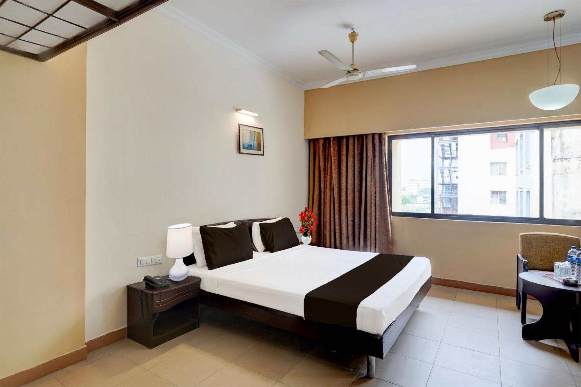 Super Townhouse Koyambedu Hotel Ченай Екстериор снимка