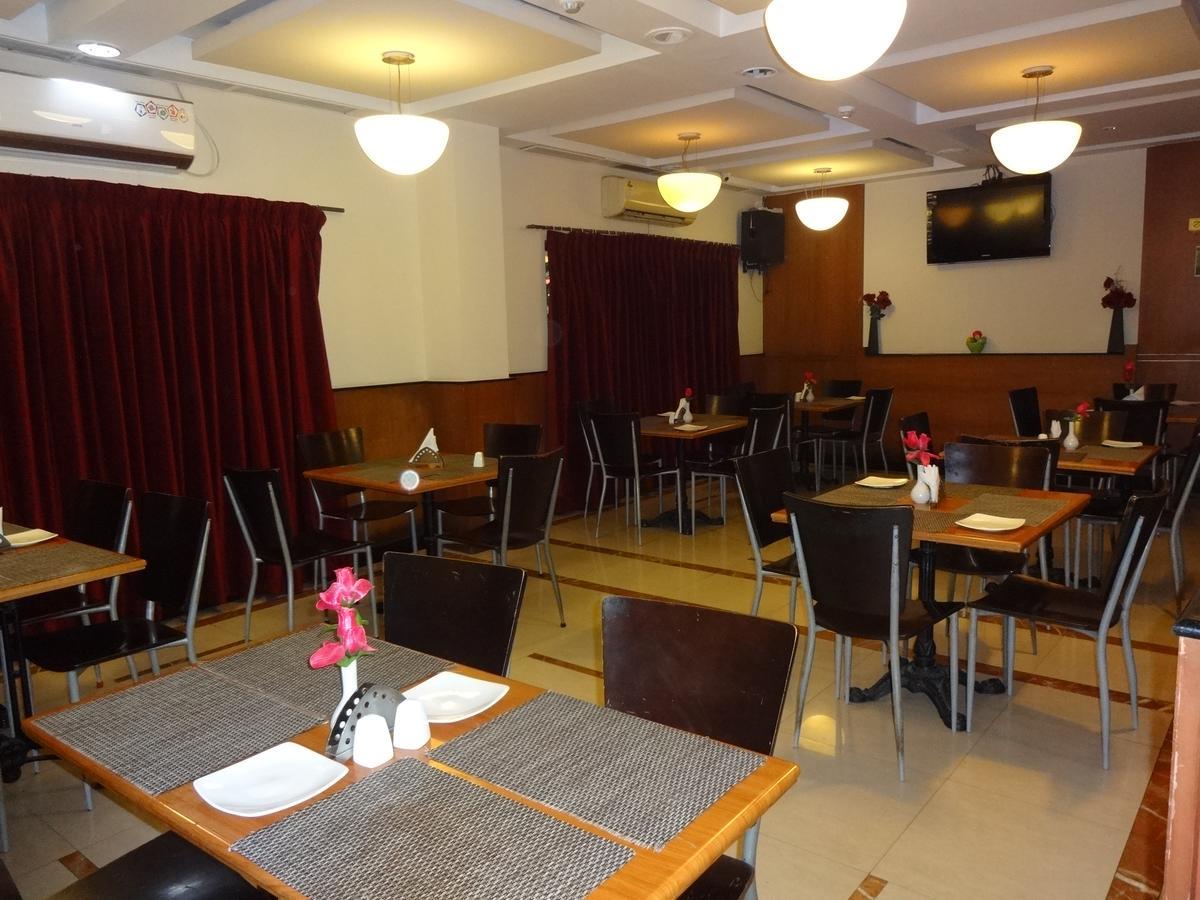 Super Townhouse Koyambedu Hotel Ченай Екстериор снимка