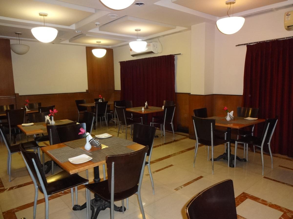 Super Townhouse Koyambedu Hotel Ченай Екстериор снимка