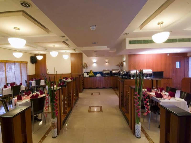 Super Townhouse Koyambedu Hotel Ченай Екстериор снимка