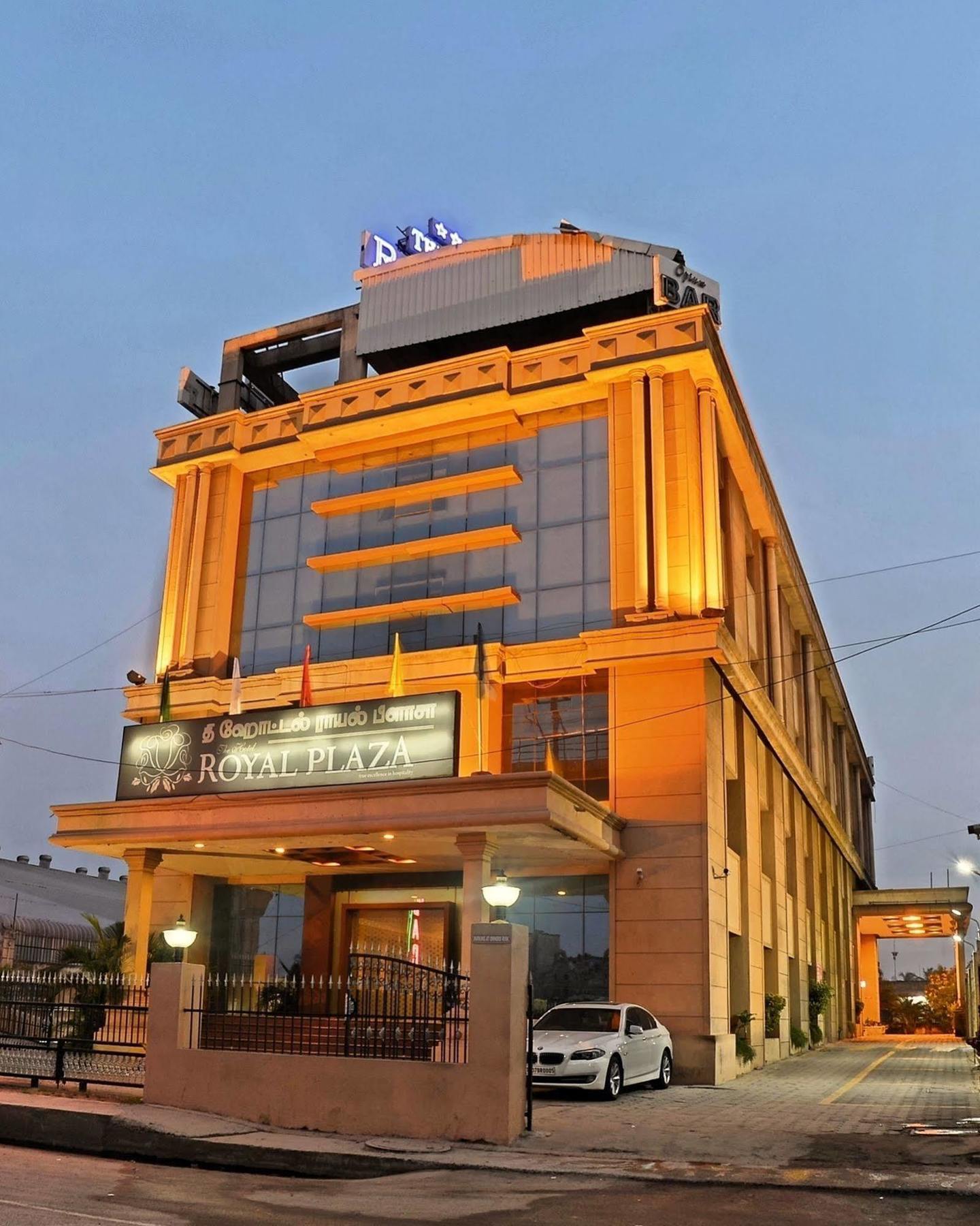 Super Townhouse Koyambedu Hotel Ченай Екстериор снимка